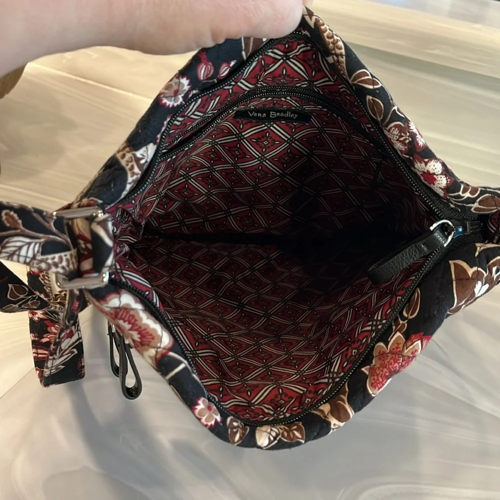 Vera Bradley triple zip
Hipster purse. EUC! - Picture 4 of 6